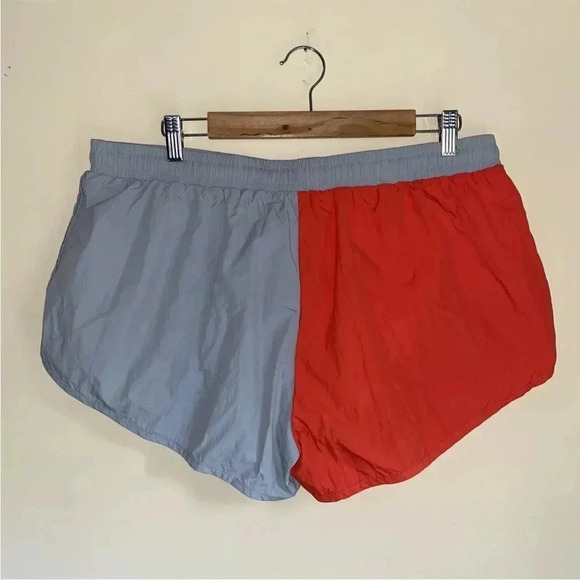 Natasha Zinko For ISL Women’s Athletic Shorts Size XL Gray Red - Picture 2 of 3